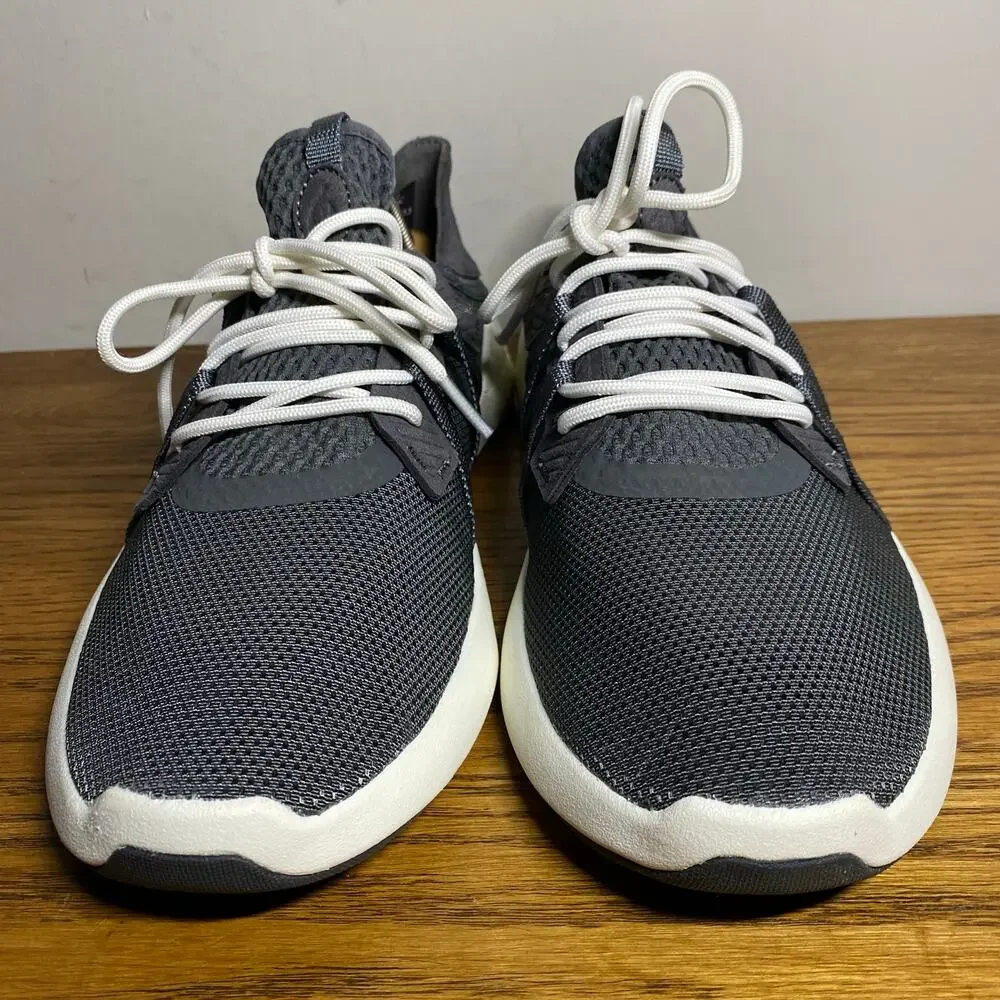 OluKai holo shoes